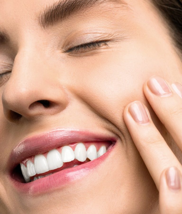 Gülüş Tasarımı (Hollywood Smile)